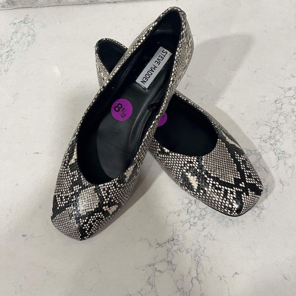 Black and Cream Snake Print BalletFlats by Steve Madden Slip-On Women’s 8.5